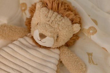 Cuddle cloth lion yellow ld8328 2   shopify