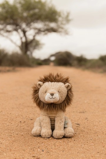 Cuddly lion yellow 17 cm ld8359 1   shopify