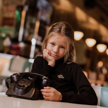 O56055 1 99 black 140402