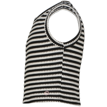 R126kg360107tajadeep blackdetail1