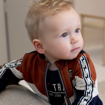 U44605 35 17 navy 80823